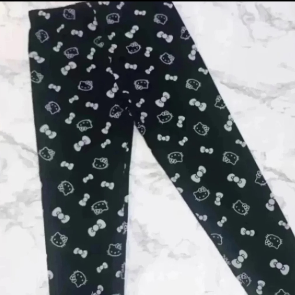 Hello Kitty leggings